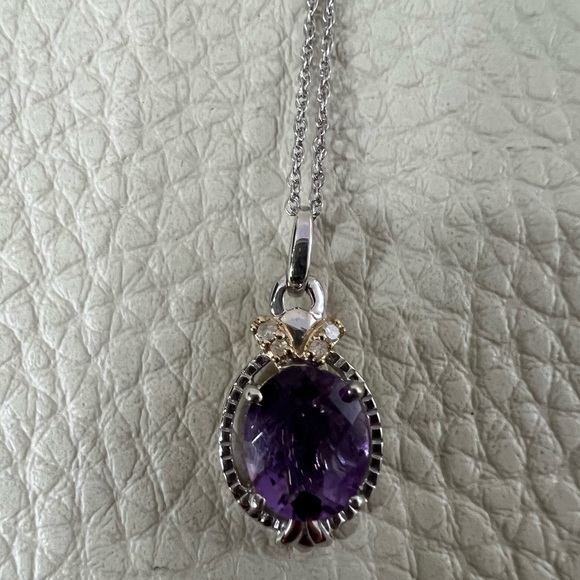 Silver necklace with purple crystal pendant with some gold accents/ used - Picture 5 of 8